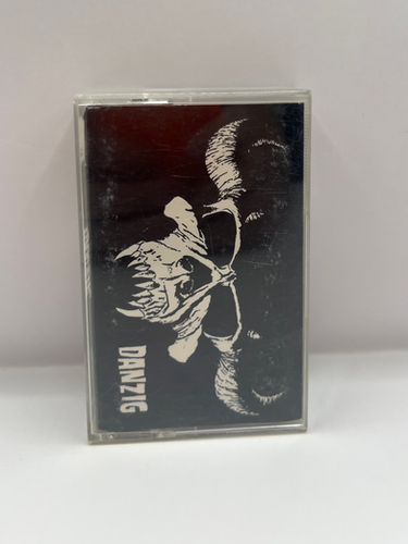 Danzig 1st CD 日本盤 Danzig 1st CD 日本盤 Danzig - Danzig - Amazon.com Music