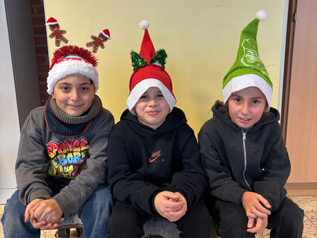 Weihnachtsfeier der dritten Klassen – ein fröhlicher Nachmittag