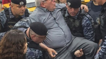 Ex-vereador protesta contra barreira de vidro na Câmara e cobra funcionamento da Tribuna Livre em São Caetano