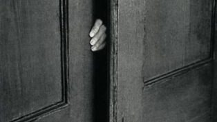 O coração ainda esperava à porta...