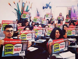 Cursinho Passo à Frente: a educação de portas abertas para a juventude que vai a luta.