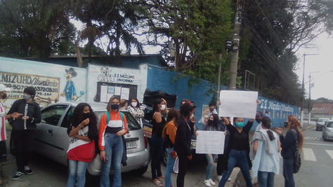 ALUNOS, PROFESSORES E COMUNIDADE DENUNCIAM IRREGULARIDADES, O DIRETOR RECUA E A LUTA VAI CONTINUAR!