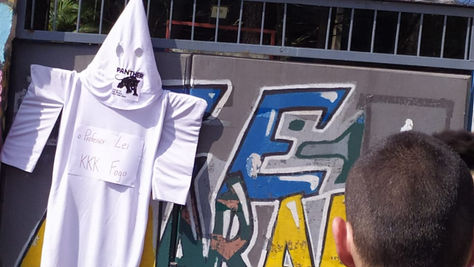 Ato contra o racismo em frente à Escola Estadual Amaral Wagner