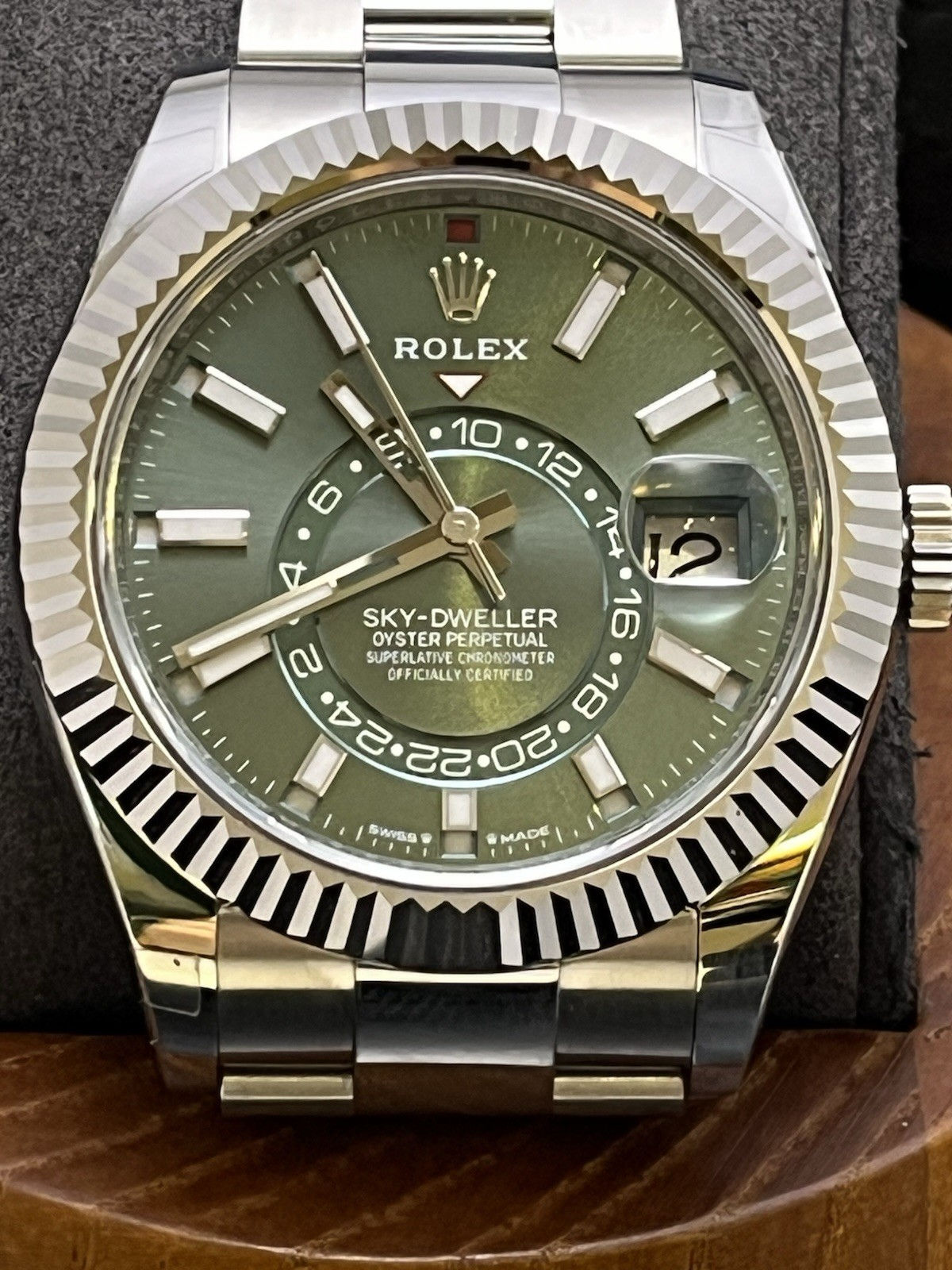 Rolex Sky-Dweller 42mm - GRÜN-NEU-Verklebt