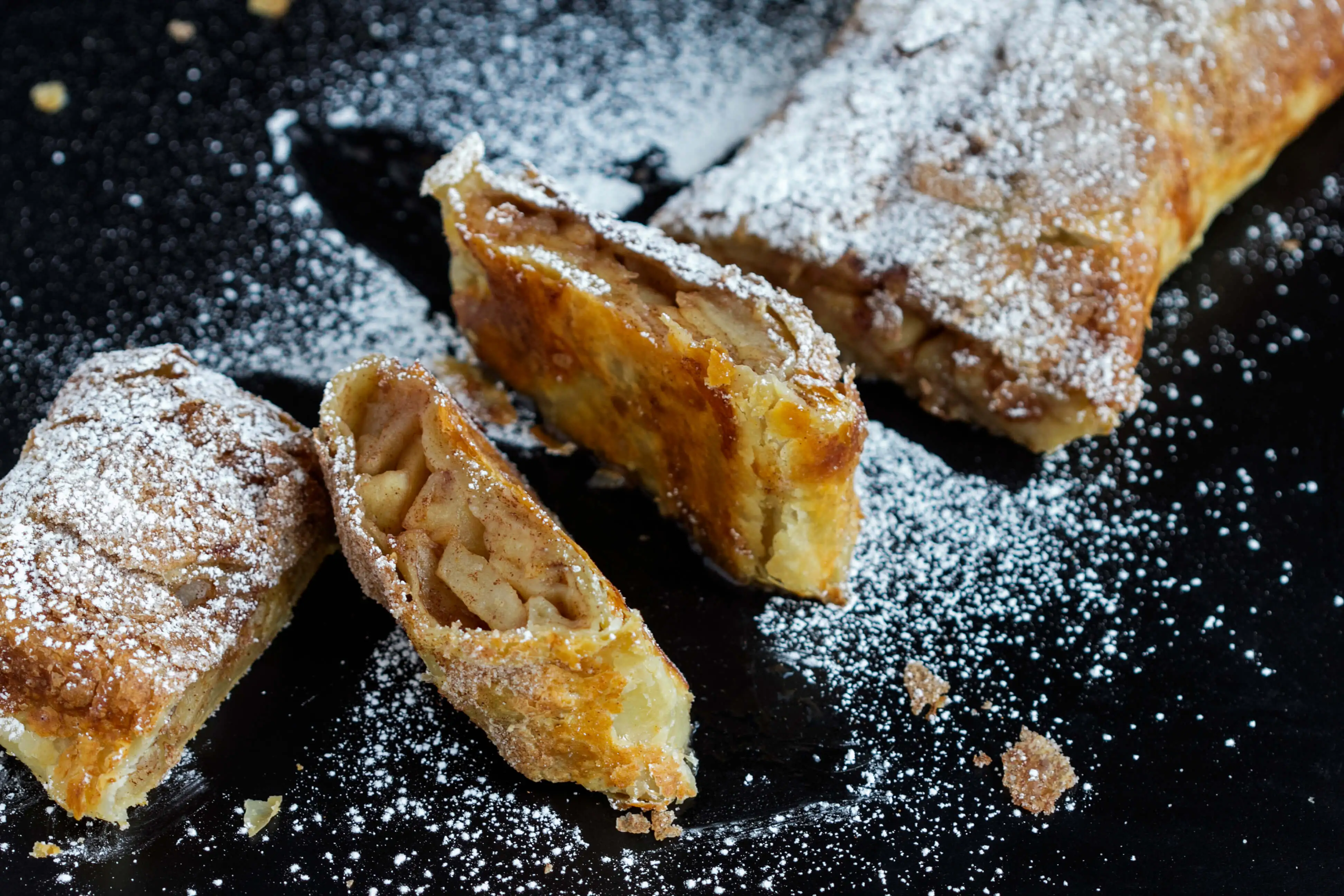 Easy-Apple-Strudel-2.webp