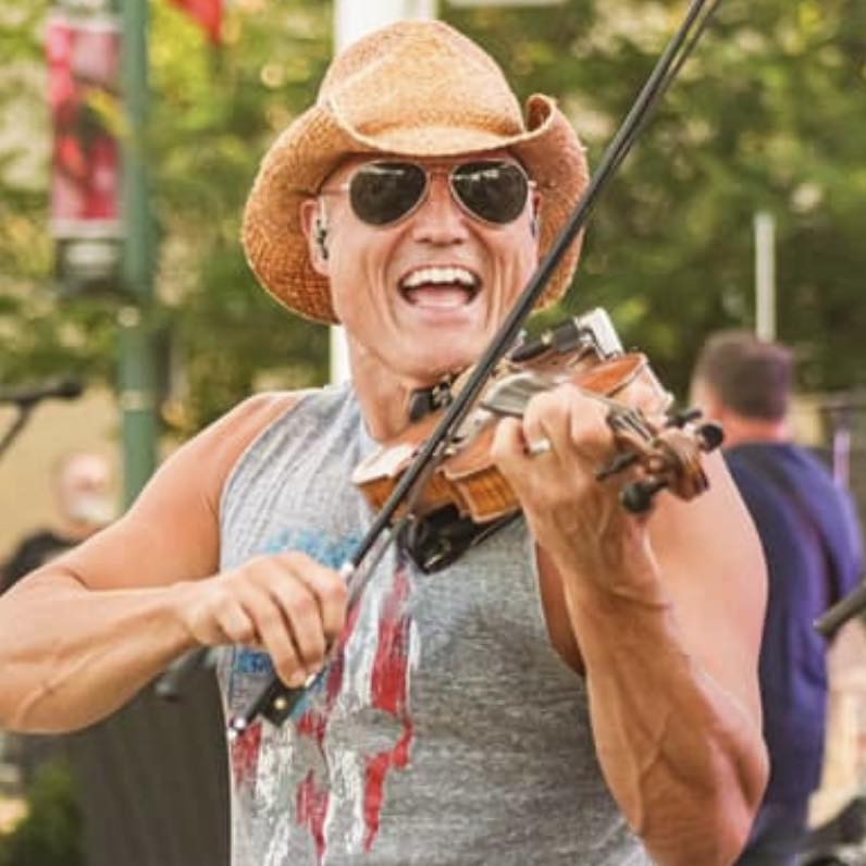 Live music with Chris Higbee