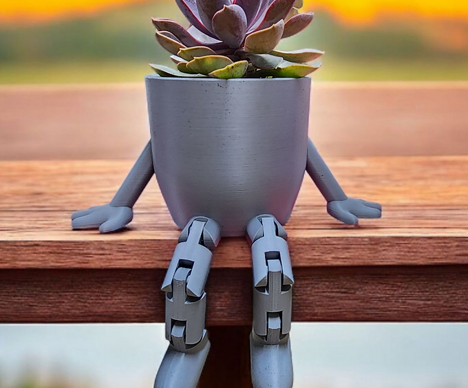 Large Sitting Planter W/ Plant