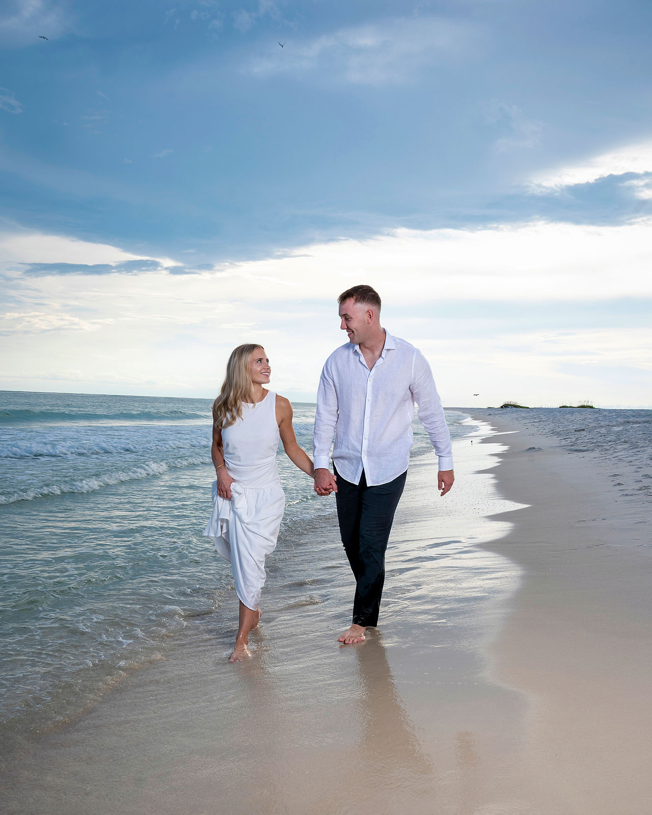 Destination wedding and engagement photographer, Pensacola wedding photographer, Beach photoshoot, Beach engagement shoot, DFW wedding and engagement photographer