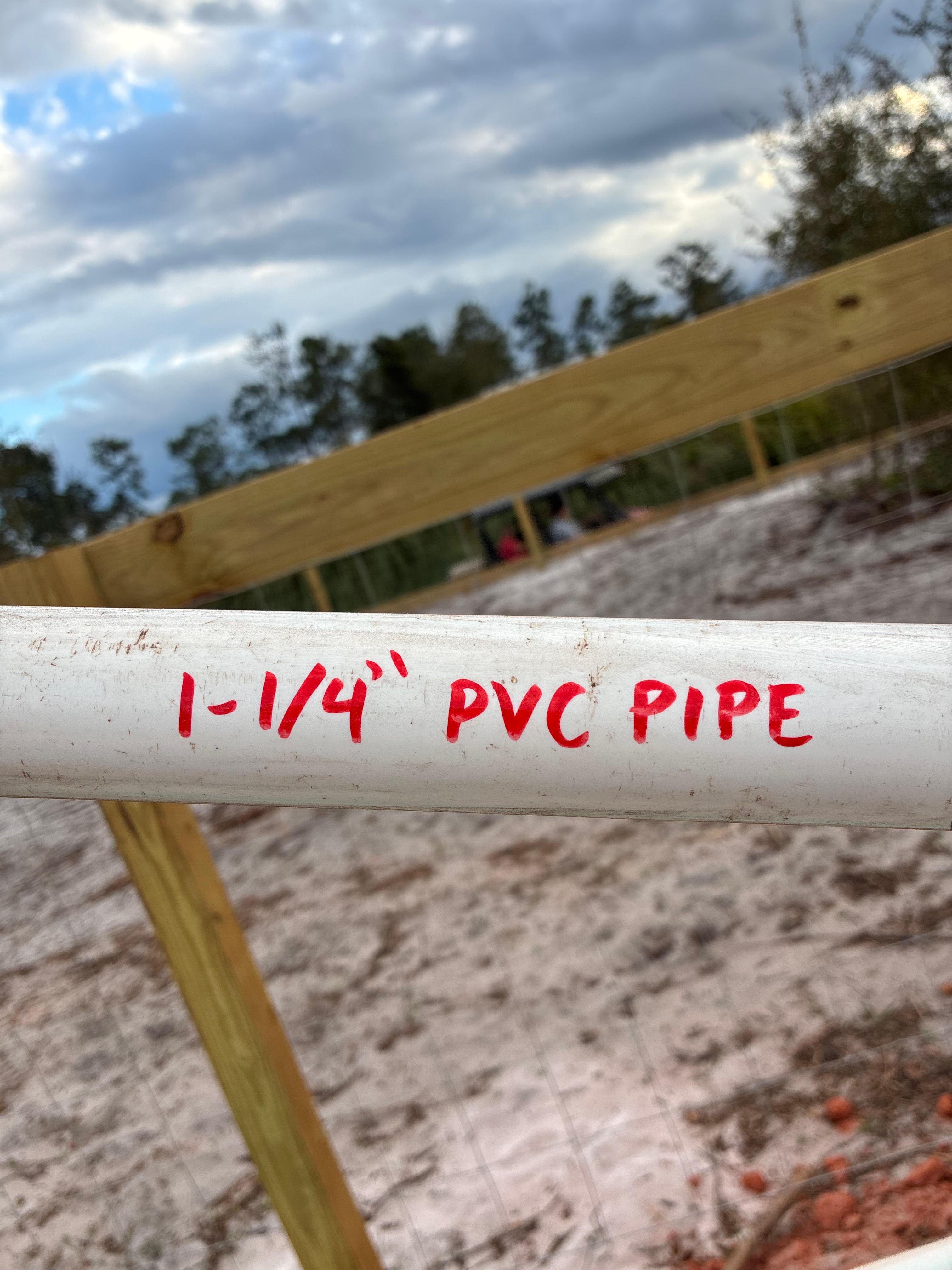 PVC 1-1/4 PIPE SCH40 BELL END 20FT