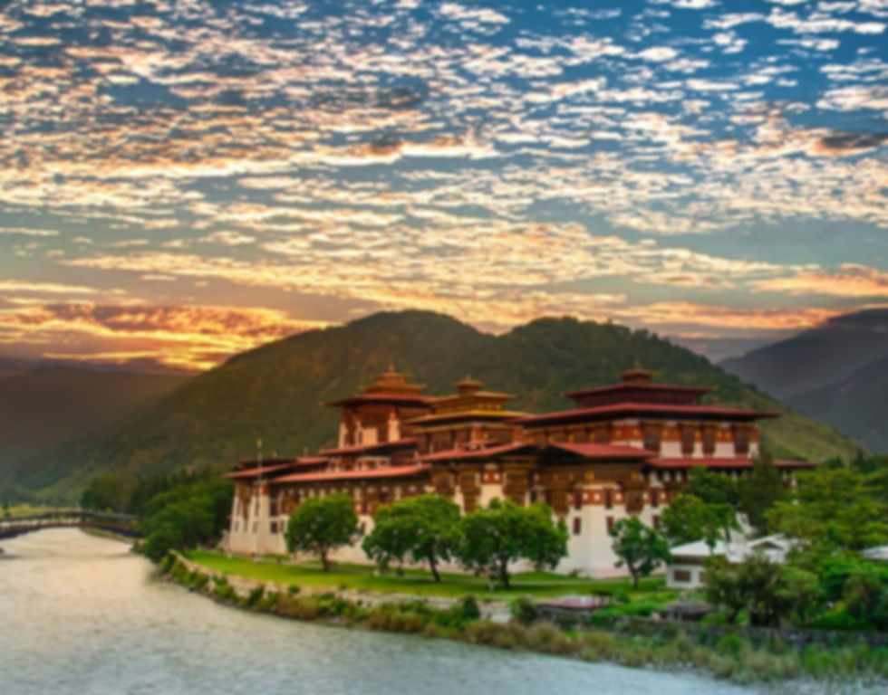 Bhutan-Punakha-Dzong-Sunset-1326288165-Website-1920x1080-fill-gravityauto-1536x864.jpg.jpe