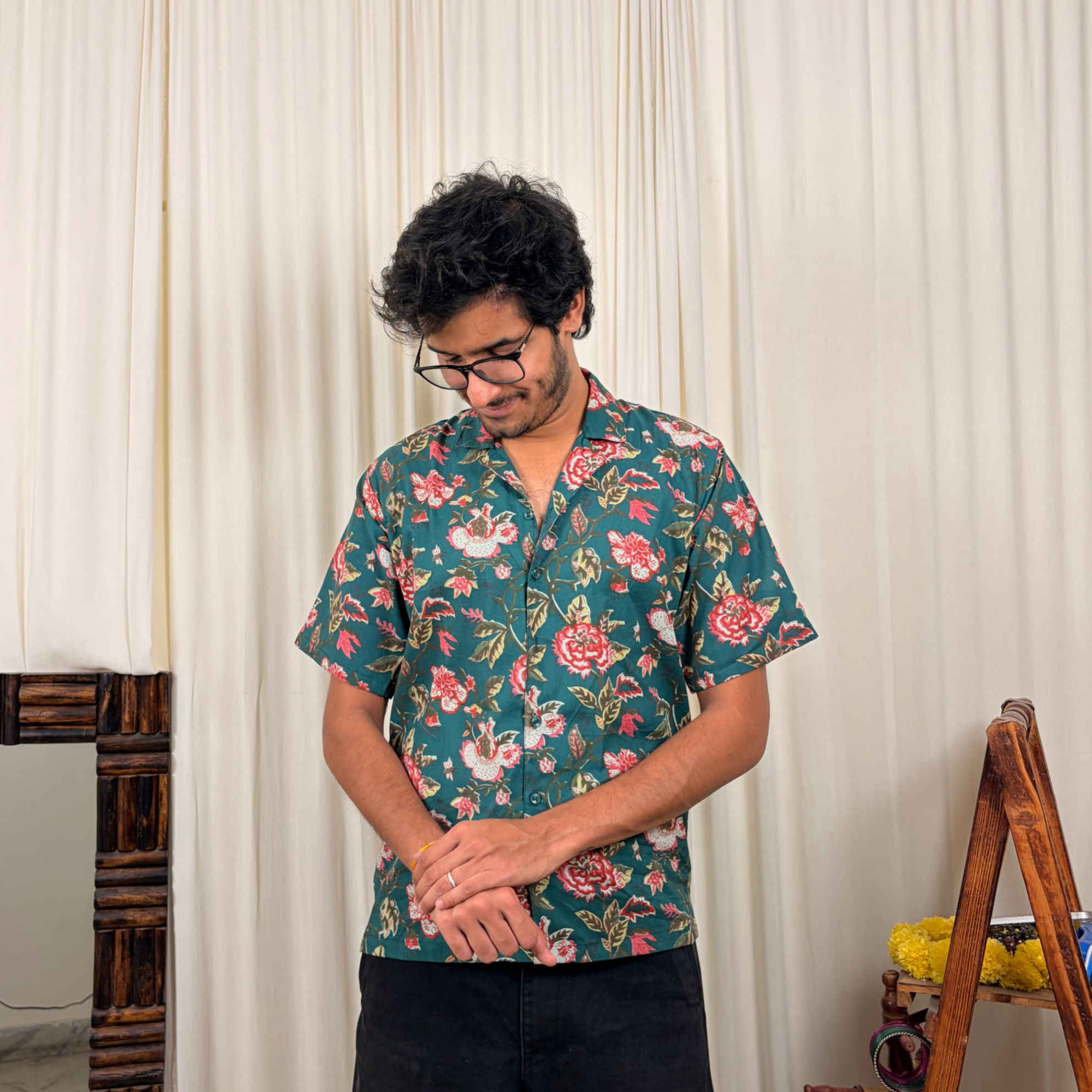 Hari shirt