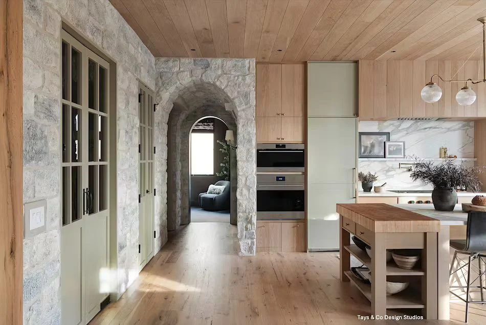 Third image (Hoodsly / blog)