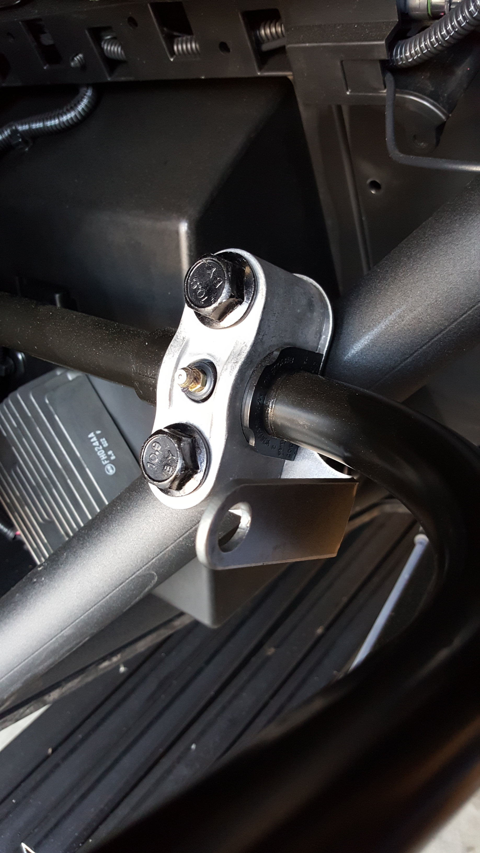 CAN AM X3 FRONT AND REAR SWAY BAR DISCONNECT KIT C.M. Brewer Designs