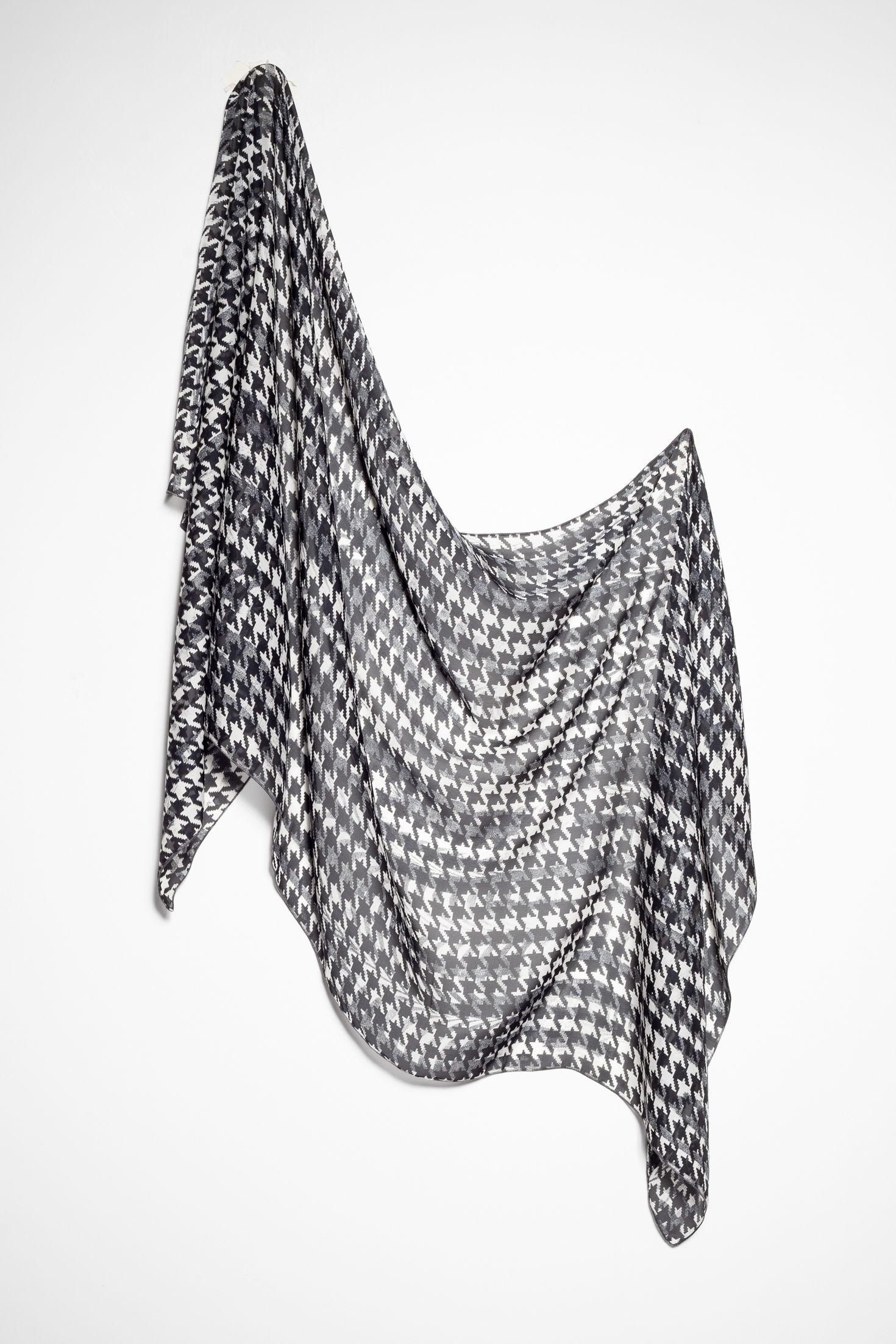 Копринен шал на фигури