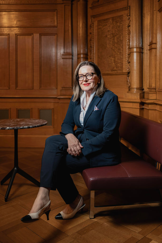 Portrait von Heidi Z'Graggen, Ständerätin Die Mitte, für NZZ am Sonntag von Susanne Goldschmid Fotografin aus Bern
