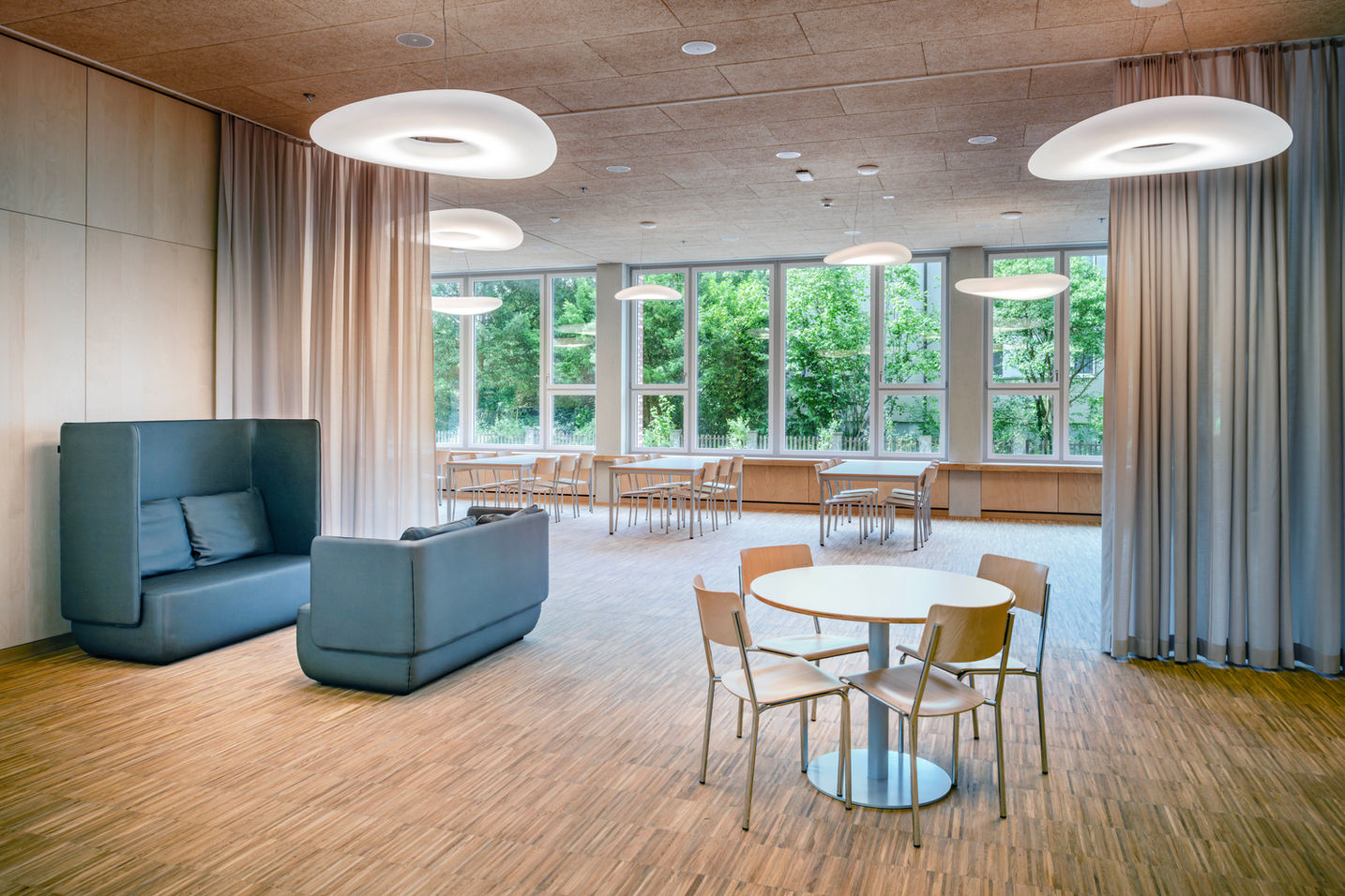 Ausstattung Schule Surbaum