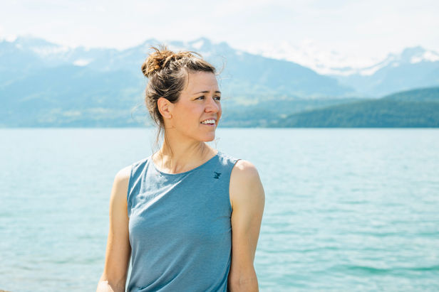 Portraitbilder von Ariane Lüthi, frühere Mountainbike-WM-Medaillengewinnerin, am Thunersee