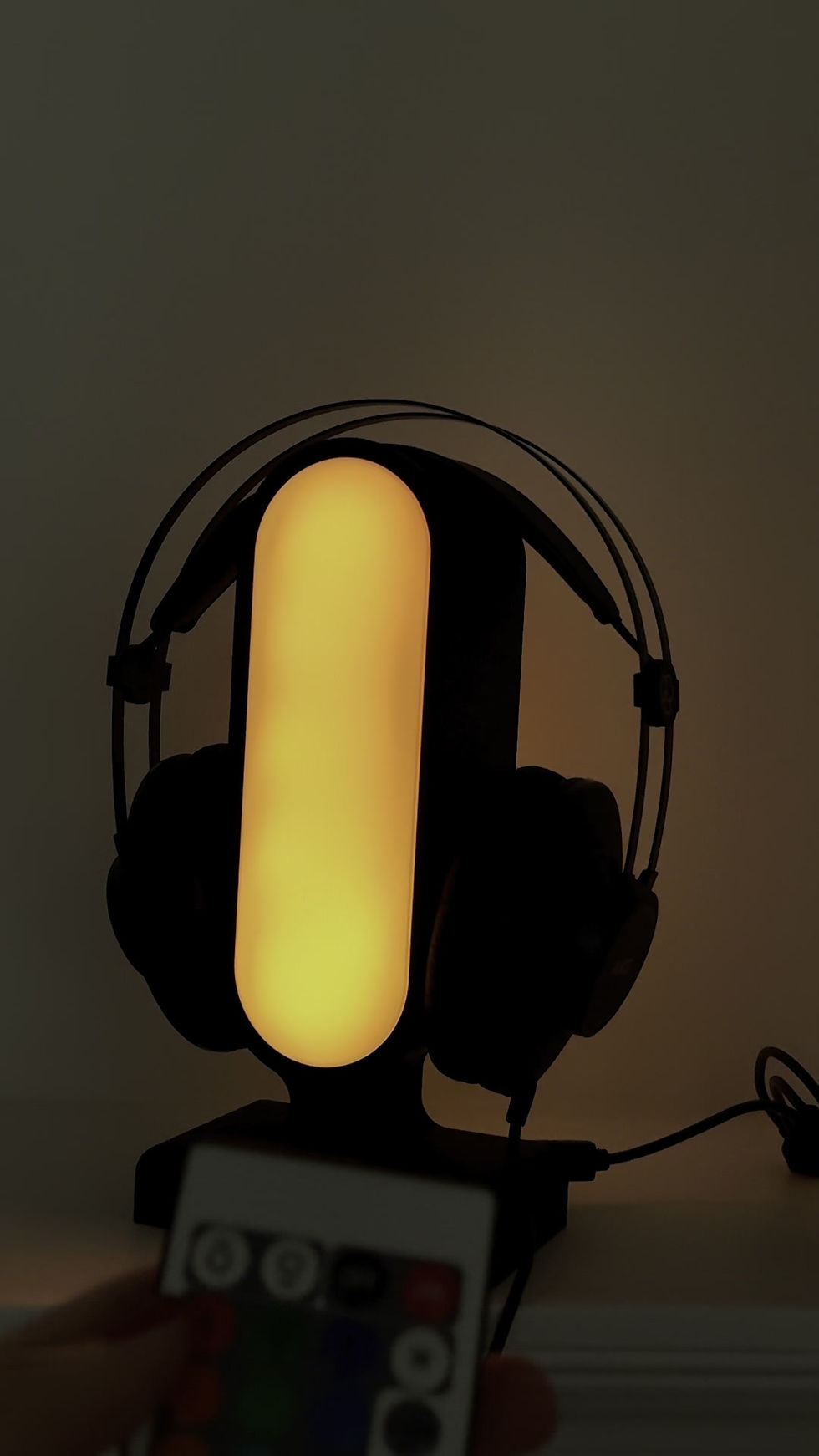 Thumbnail: CUSTOMIZABLE DOUBLE-SIDED LAMP/HEADPHONES STAND