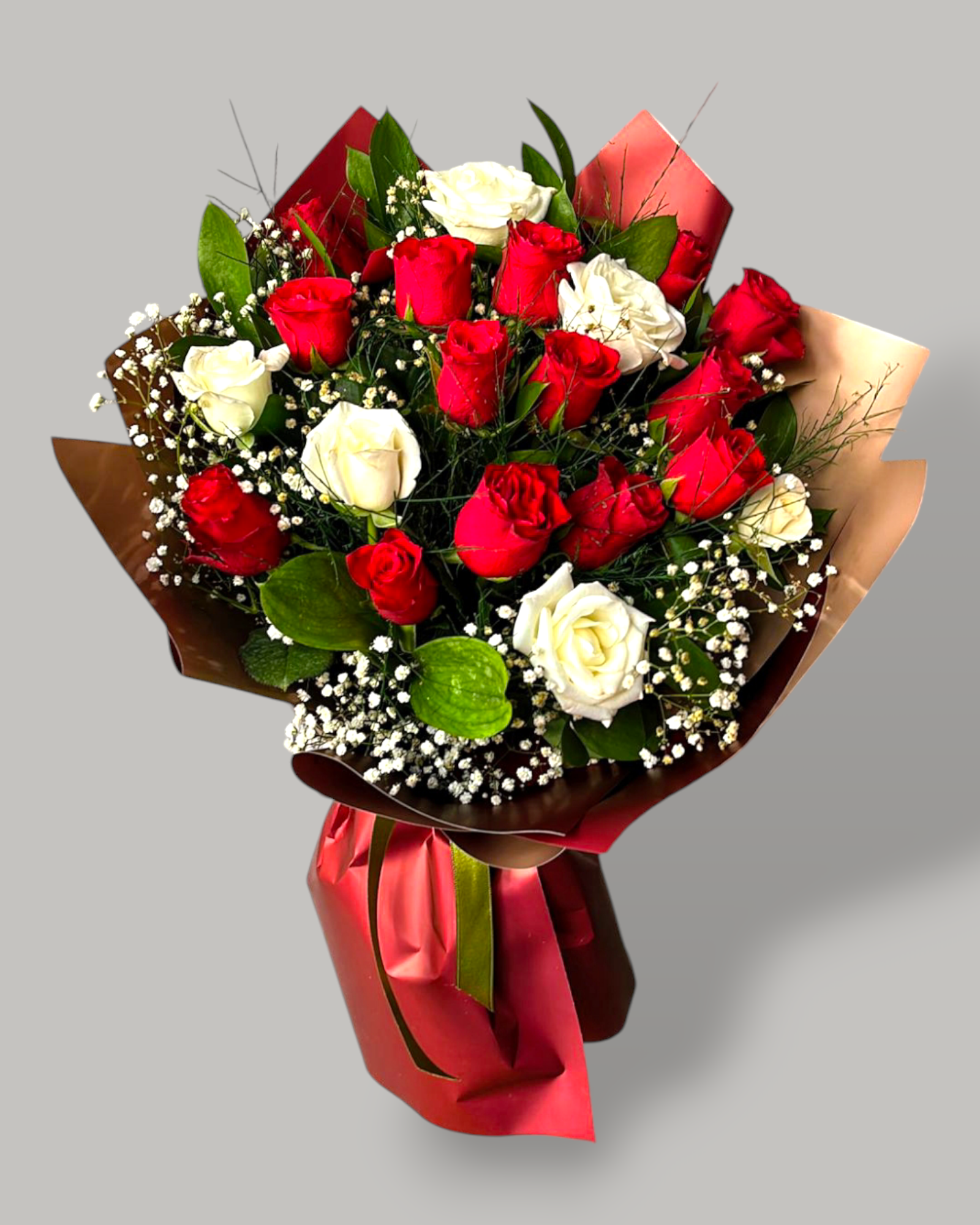 19 Kırmızı ve Beyaz Gül Buketi 