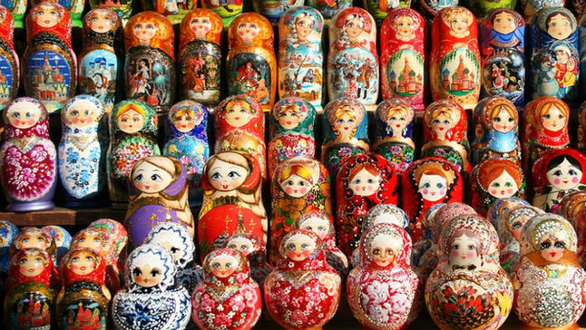 Don’t Get Scammed: A Practical Guide to Choosing a Genuine Hand-Painted Matryoshka