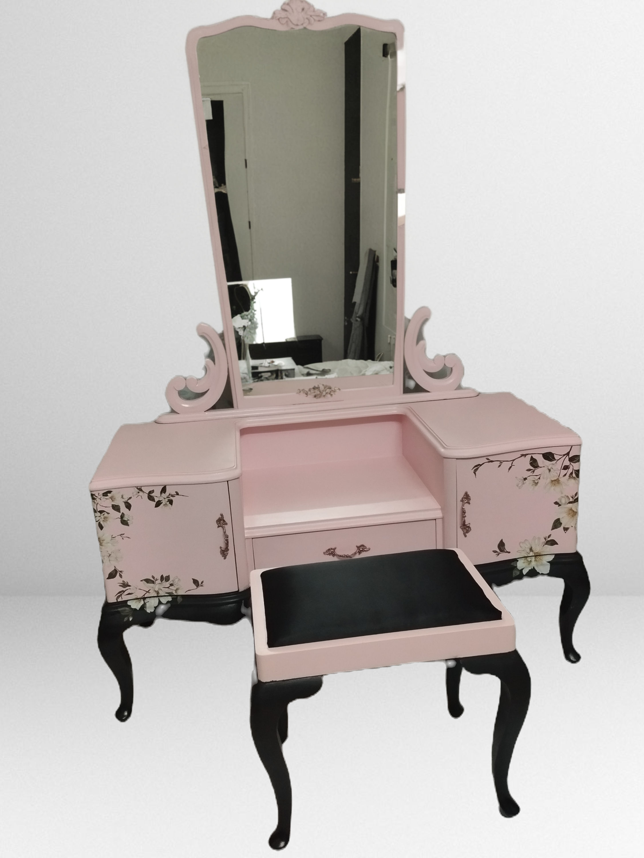 Soft Pink & Black Flower Vanity Princess