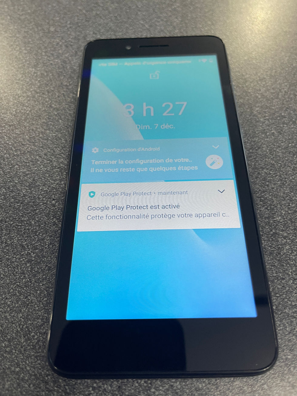 Thumbnail: Téléphone Unimax, Stockage 16Go, propre et déverrouillé 