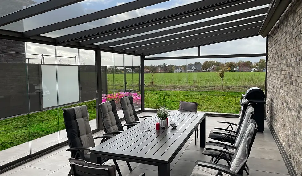 wettergeschützter Sitzbereich von Alproda