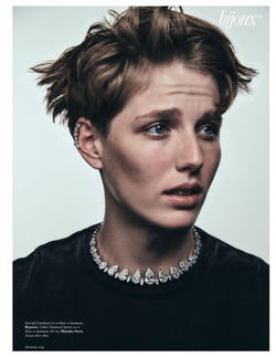 VOGUE PARIS