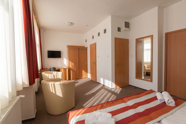 Fordan Hotel Pécs hotels szállás apartman pécs városában a belváros peremén rendezvényhelyszín konferencia helyszín étterem szórakozás biliárd