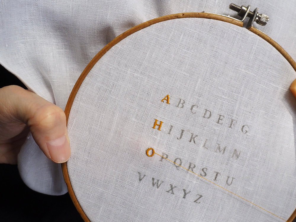 オーダー、刺繍始めます オーダーシャツにイニシャル刺繍を入れてみませんか