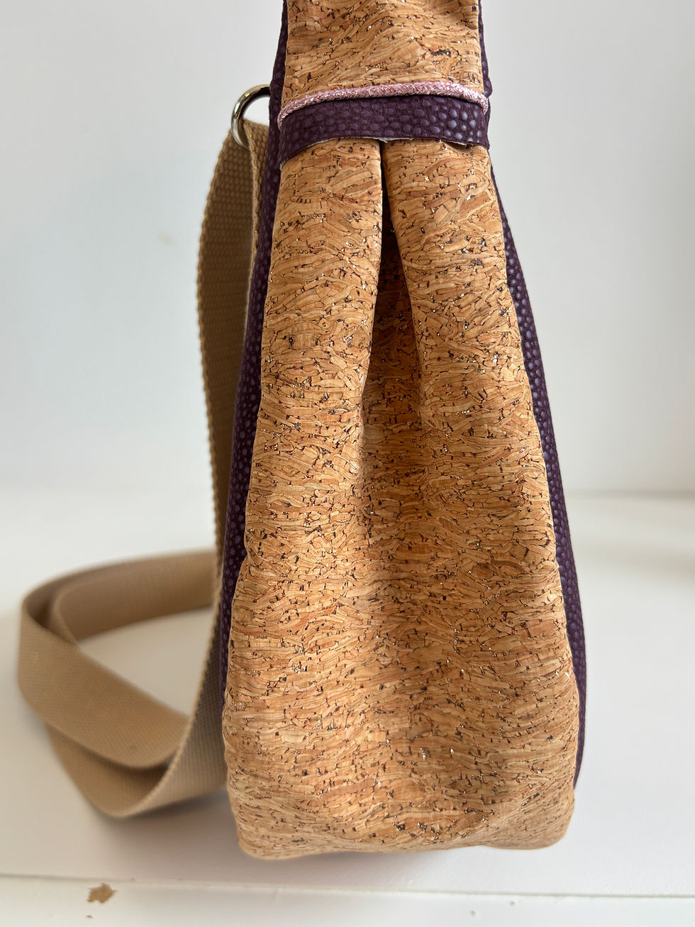 Miniature : Sac banane demi lune Tsuki - Suédine violet galuchat et liège pailleté