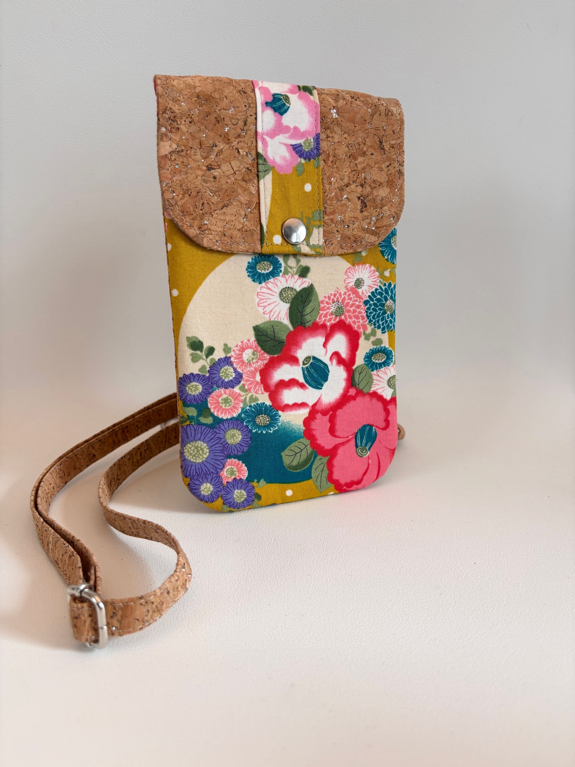 Pochette téléphone Moshi - Liège et coton japonais hibiscus jaune moutarde