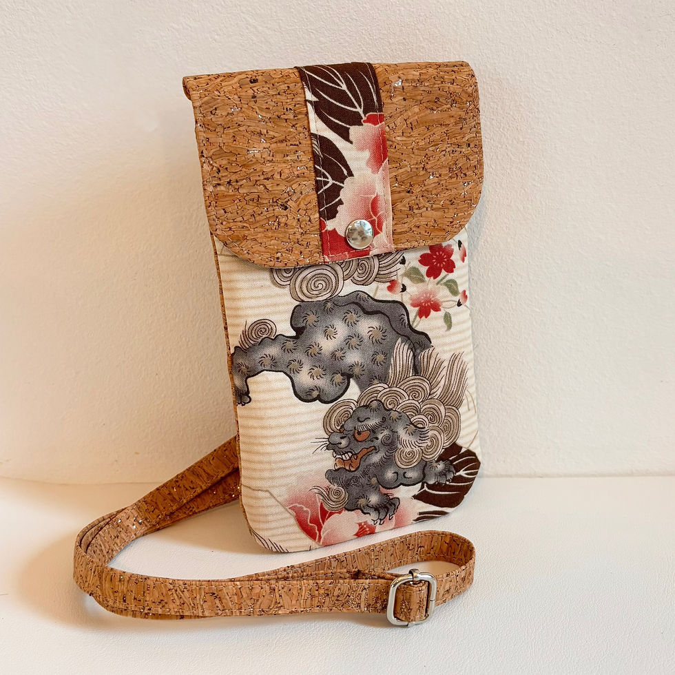 Pochette téléphone Moshi - Liège et coton japonais Foo dog