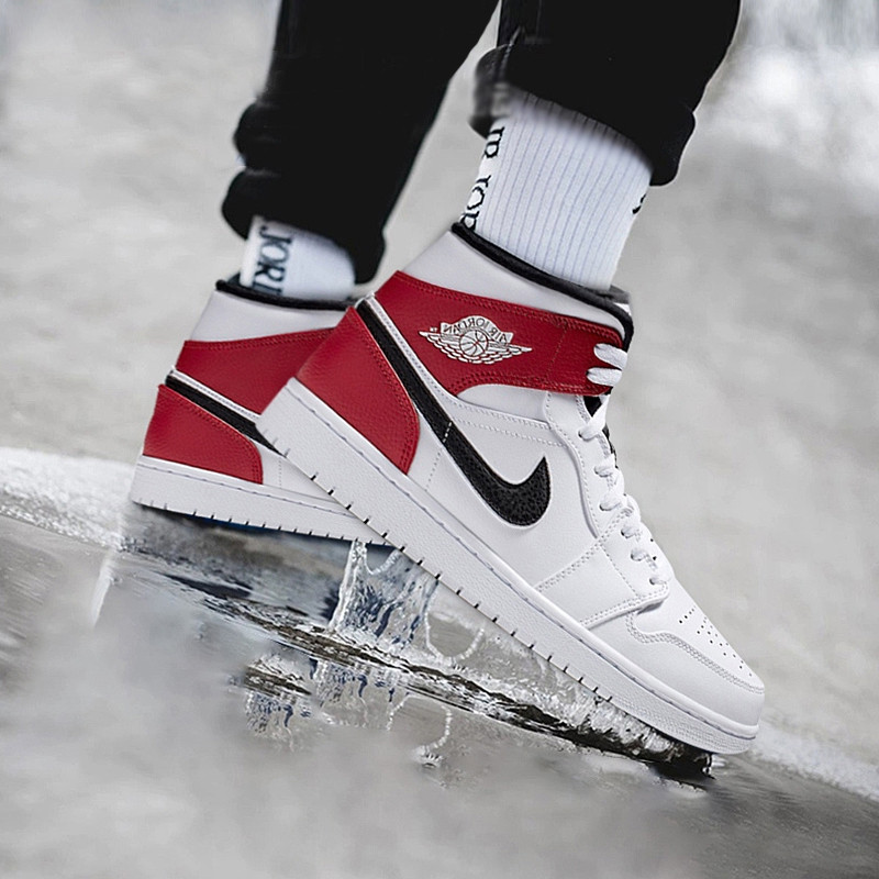 AIR JORDAN 1