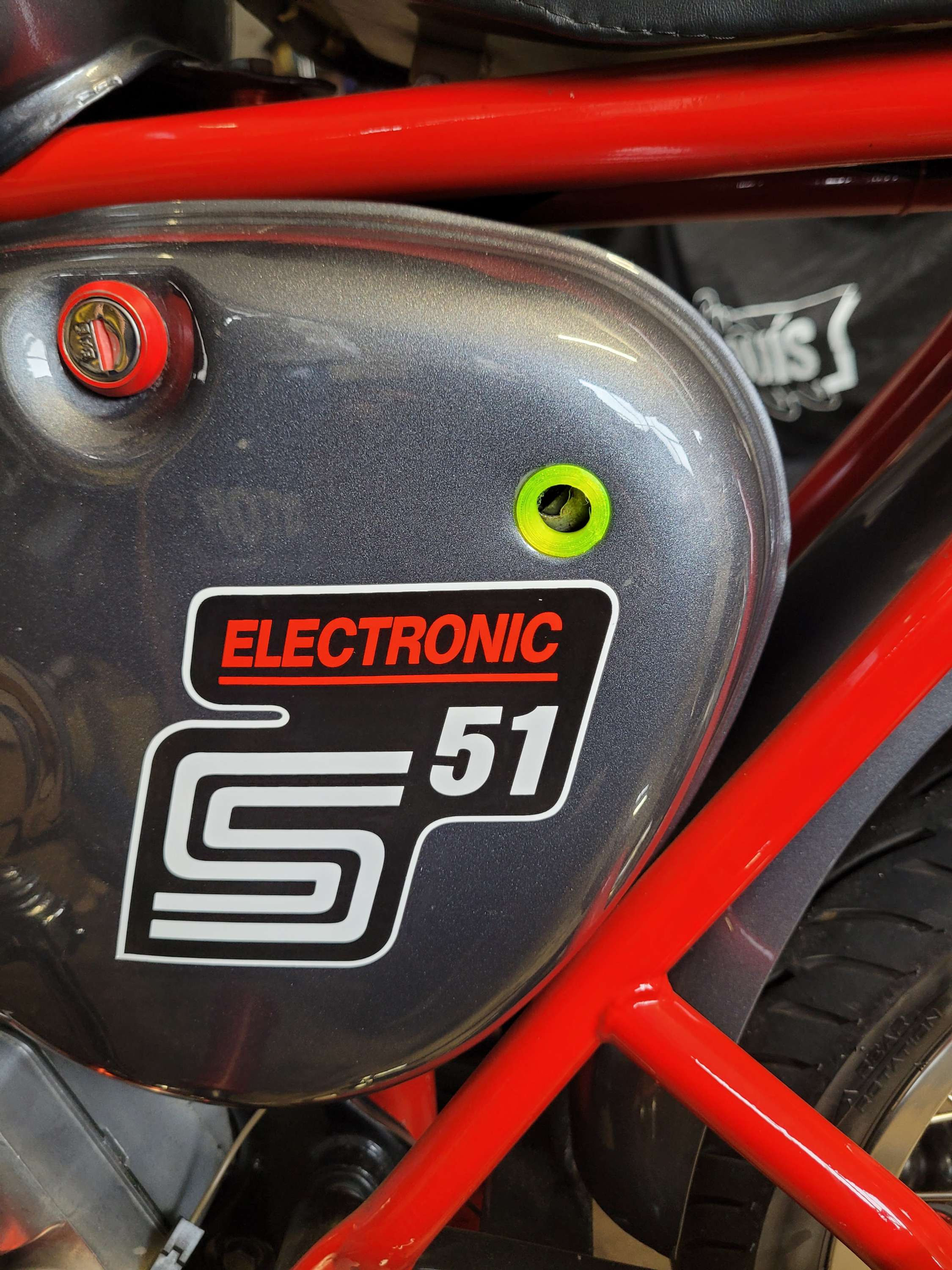 Simson S50 S51 S70 Schutzkappe Seitendeckel Gelb