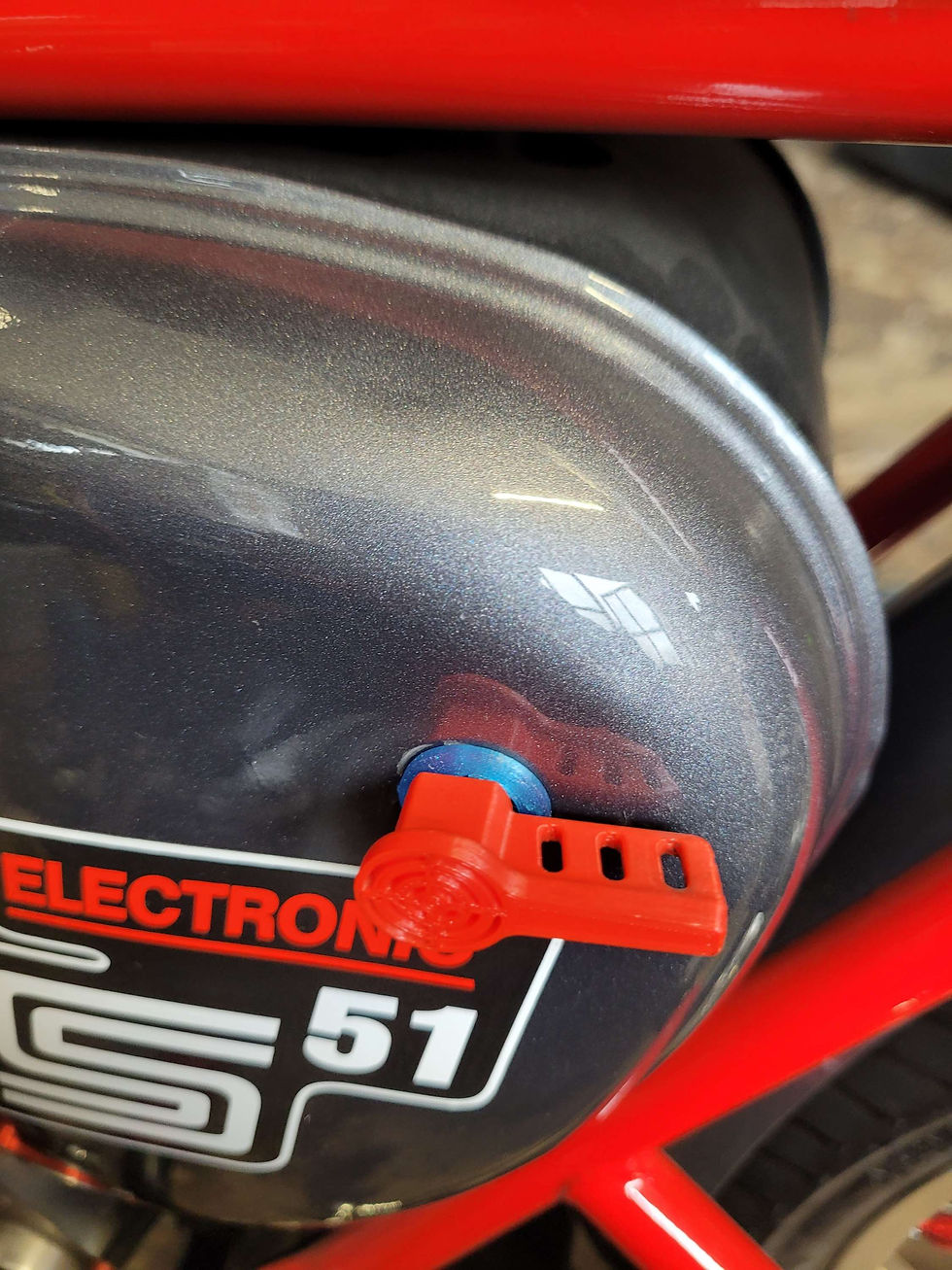 Miniaturbild: Simson S50 S51 S70 Schutzkappe Seitendeckel Blau