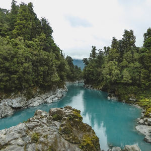 De rivier splitst zich.