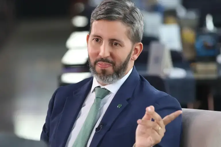 Pesquisa Exata OP aponta Leandro Grass em segundo lugar na disputa pelo GDF