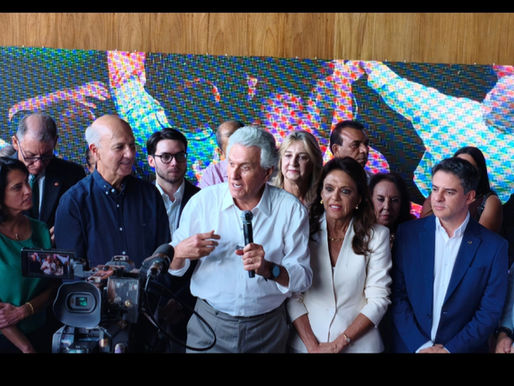 Adriano Amaral reforça alianças políticas ao lado de Ronaldo Caiado e José Roberto Arruda em encontro de prefeitos do Entorno. O pré-candidato a deputado federal Adriano Amaral participou do Encontro