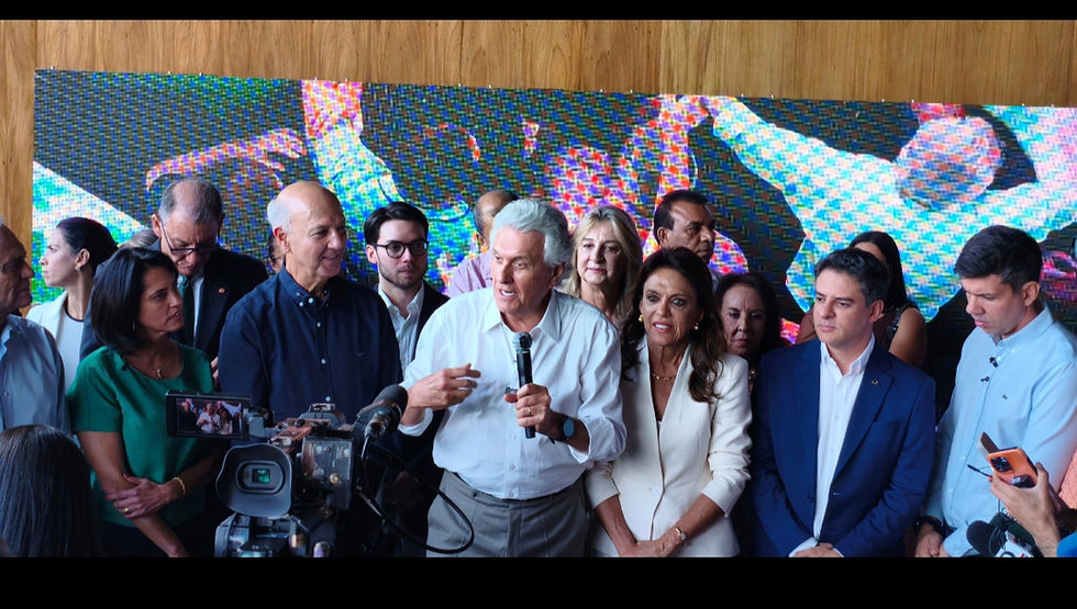Adriano Amaral reforça alianças políticas ao lado de Ronaldo Caiado e José Roberto Arruda em encontro de prefeitos do Entorno. O pré-candidato a deputado federal Adriano Amaral participou do Encontro