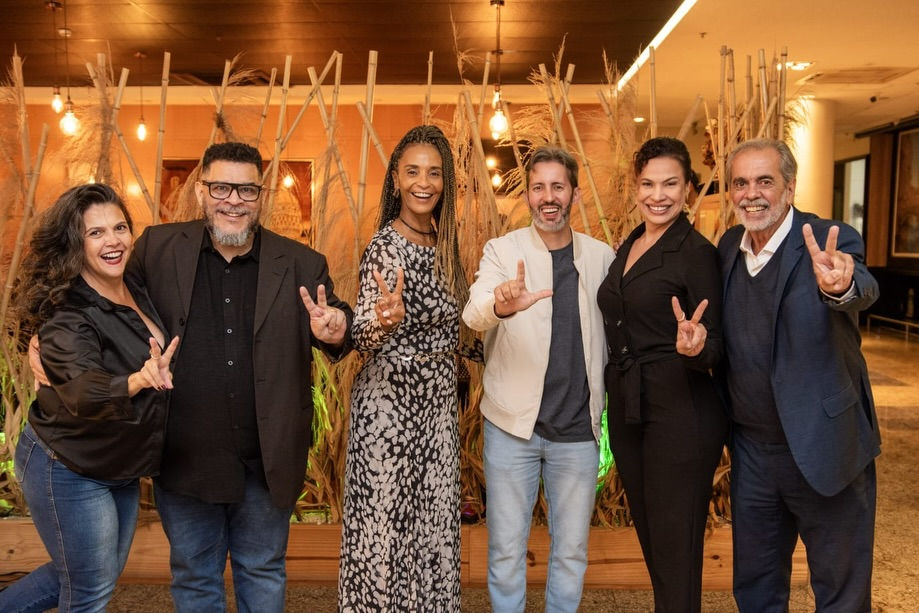 Aniversário de Dora Gomes reúne convidados em celebração no Restaurante Osteria Vicenza