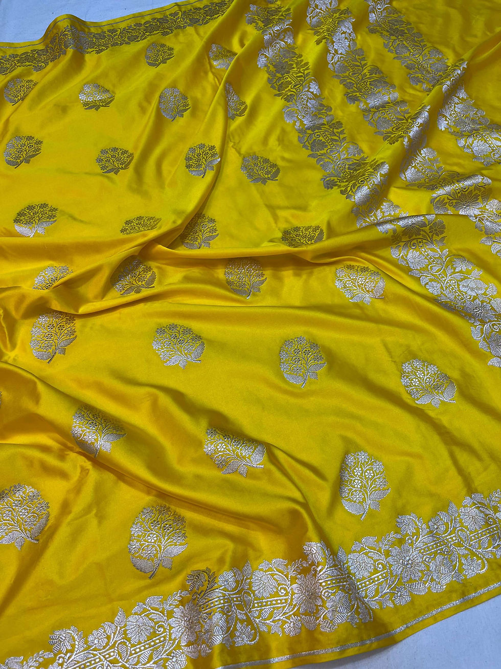 Thumbnail: Banarasi leaf motif mashru handloom Silk code-BMSAPSU102015