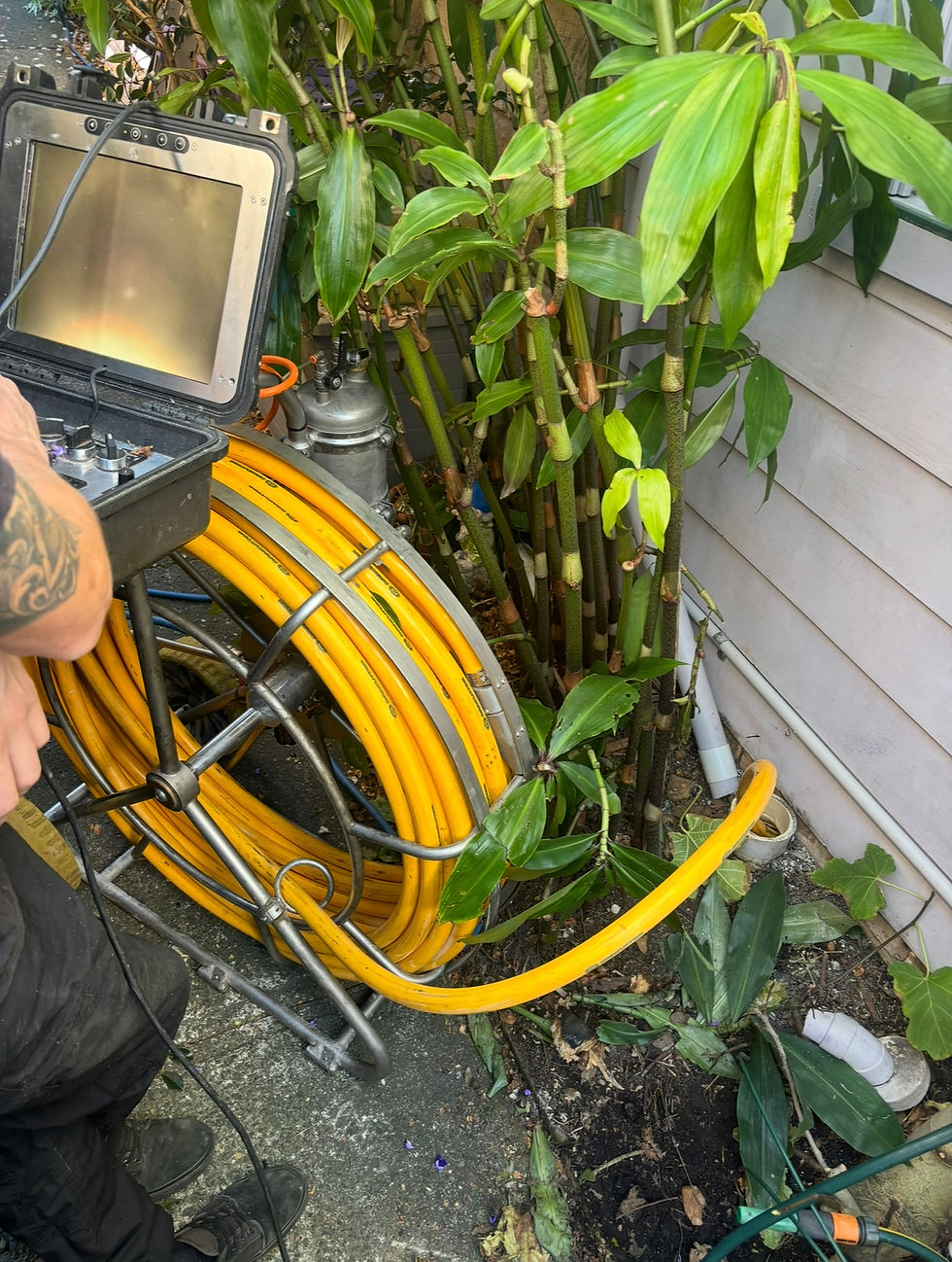 Queensland-Relining-pic-of-relining-pipes-process