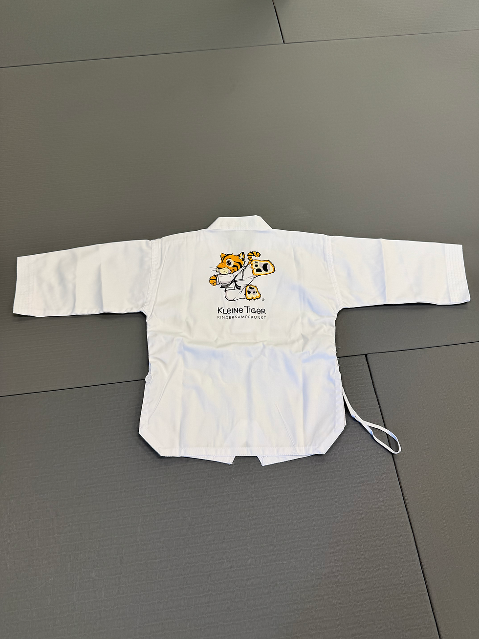 Miniaturbild: Kinderkampfkunstanzug „Kleine Tiger“