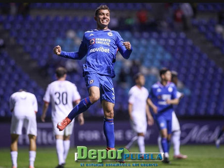 CRUZ AZUL NO TIENE PIEDAD Y GOLEA AL VANCOUVER FC.