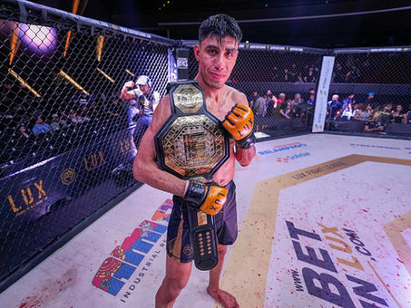 ES IRVIN AMAYA NUEVO MONARCA DE PESO PLUMA DE LUX FIGHT LEAGUE