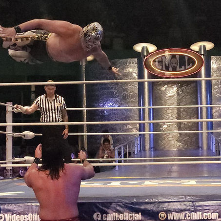 “EL GALEÓN FANTASMA” FUE DERROTADO POR ATLANTIS JR, STAR JR Y NEÓN