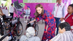 ENTREGA MARIELISE BUDIB APARATOS FUNCIONALES A PERSONAS CON DISCAPACIDAD