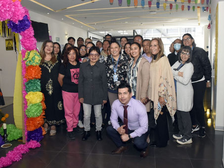 LOS UNIVERSITARIOS RINDEN HOMENAJE A LOS MUERTOS