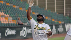 PERICOS FESTEJA EL CINCO DE MAYO CON VICTORIA SOBRE LOS TIGRES.